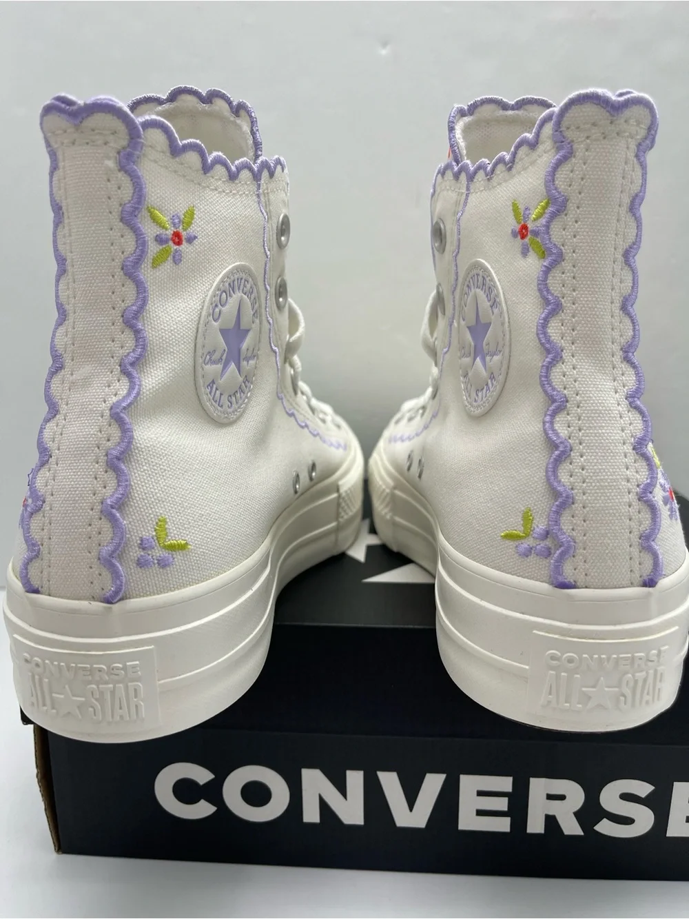 Converse CTAS LIFT HI VINTAGE WHITE/VIOLET HEAT Platform Sneakers Lavender Trim